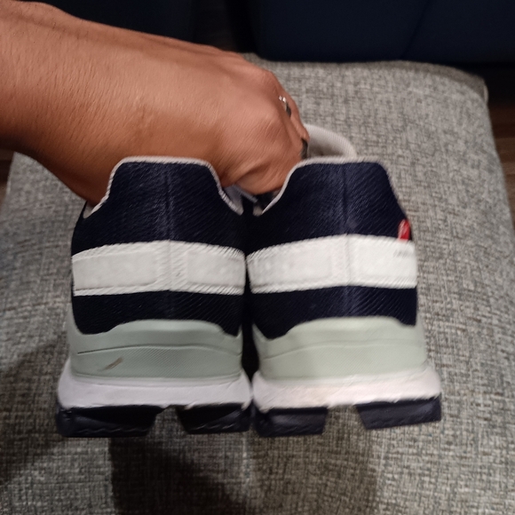 On Cloudsurfer 6 Running Shoes, Women's 8w (Fennel/Ink) Navy Great Condition! - Picture 5 of 7